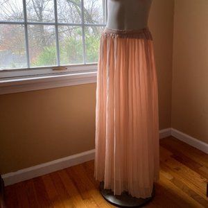 UO Urban Outfitters Pleated Shea Maxi Skirt Blush